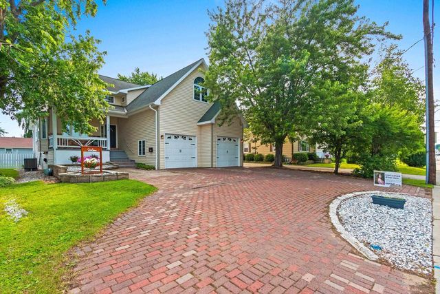 716 E ALLOUEZ AVENUE, Green Bay, WI 54301