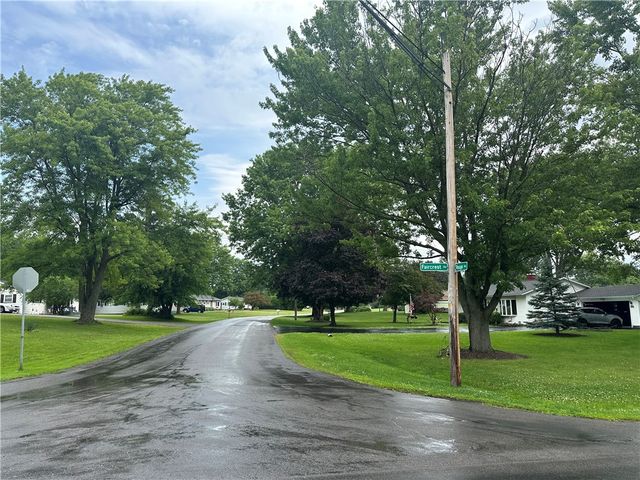 69 Faircrest Road, Henrietta, NY 14623