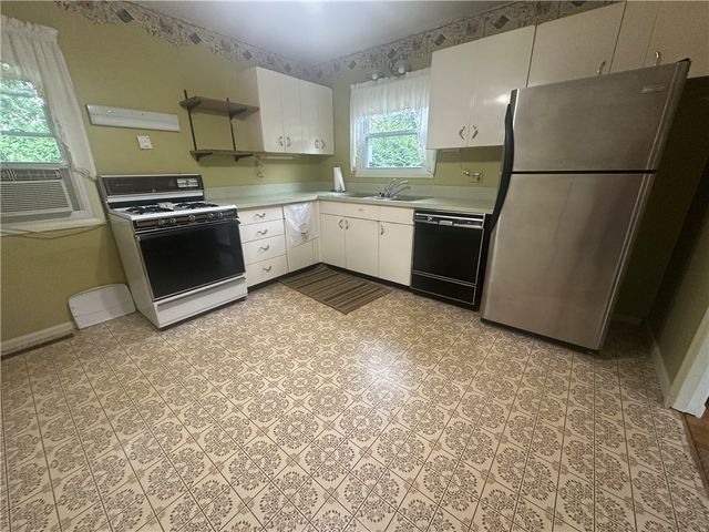 69 Faircrest Road, Henrietta, NY 14623