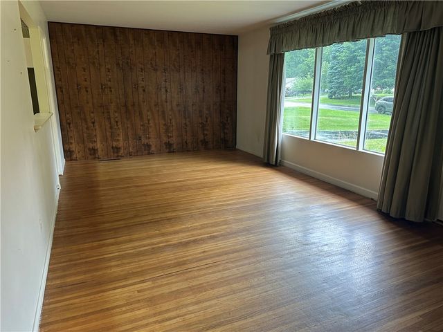 69 Faircrest Road, Henrietta, NY 14623