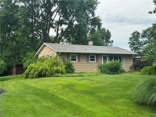 69 Faircrest Road, Henrietta, NY 14623