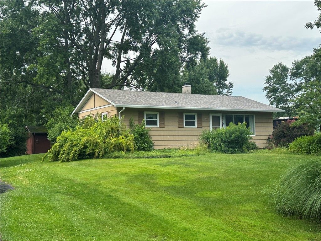 69 Faircrest Road, Henrietta, NY 14623