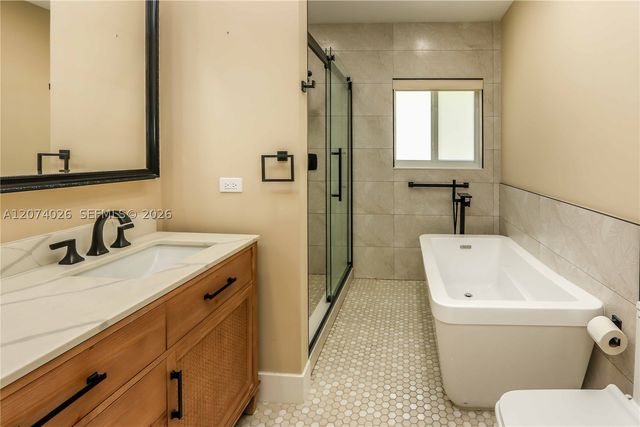 1030 Polk St, Hollywood, FL 33019