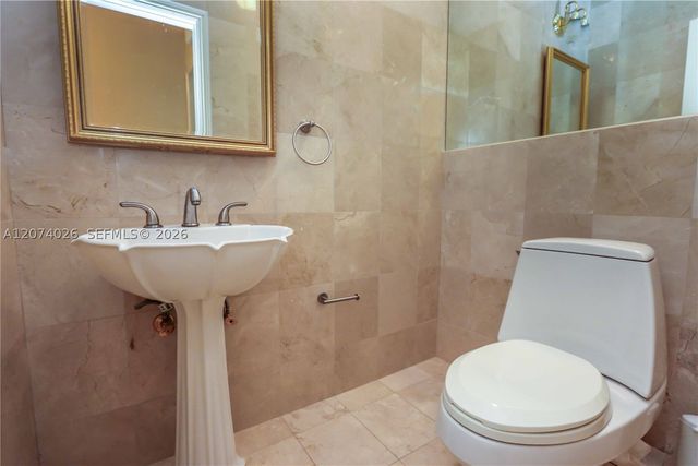 1030 Polk St, Hollywood, FL 33019