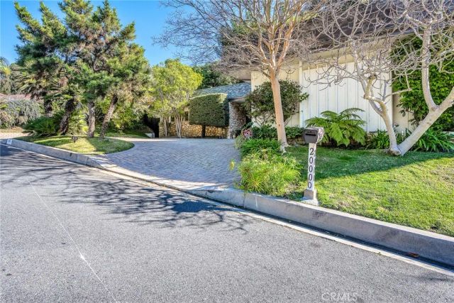 2000 San Ysidro, Beverly Hills, CA 90210