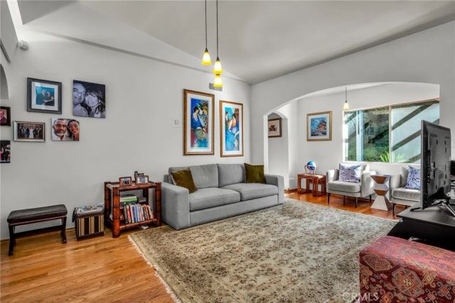 2000 San Ysidro, Beverly Hills, CA 90210