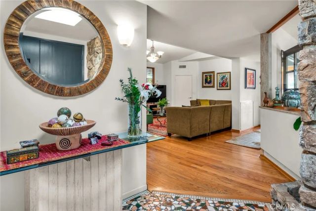 2000 San Ysidro, Beverly Hills, CA 90210