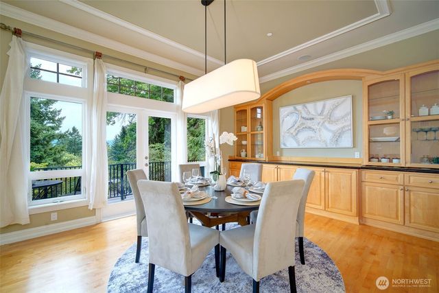 6145 93rd Avenue SE, Mercer Island, WA 98040