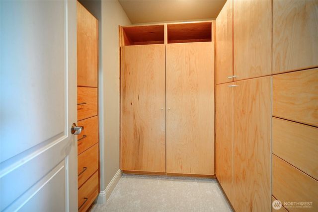 6145 93rd Avenue SE, Mercer Island, WA 98040