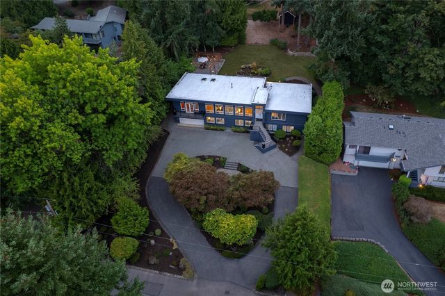 6145 93rd Avenue SE, Mercer Island, WA 98040