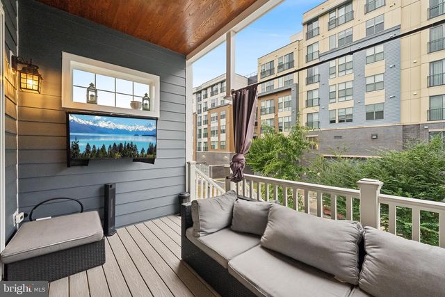 1221 S ROLFE STREET, Arlington, VA 22204