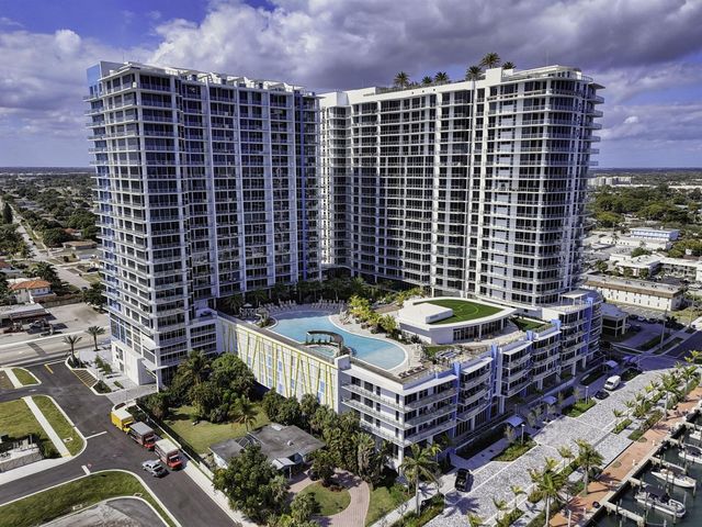 220 Lake Shore Drive 609, Lake Park, FL 33403