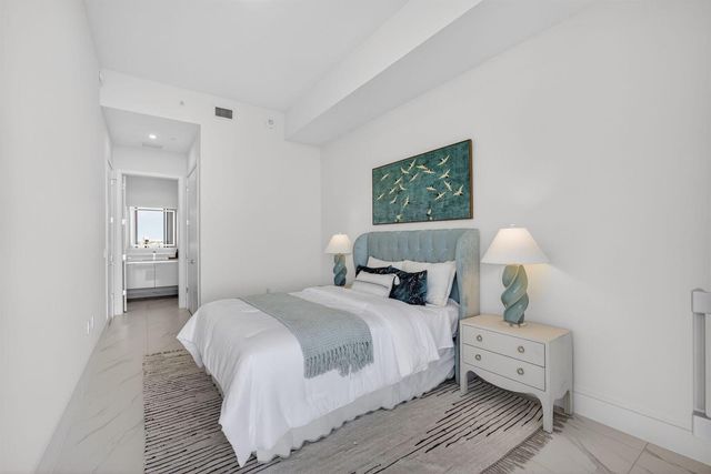 220 Lake Shore Drive 609, Lake Park, FL 33403