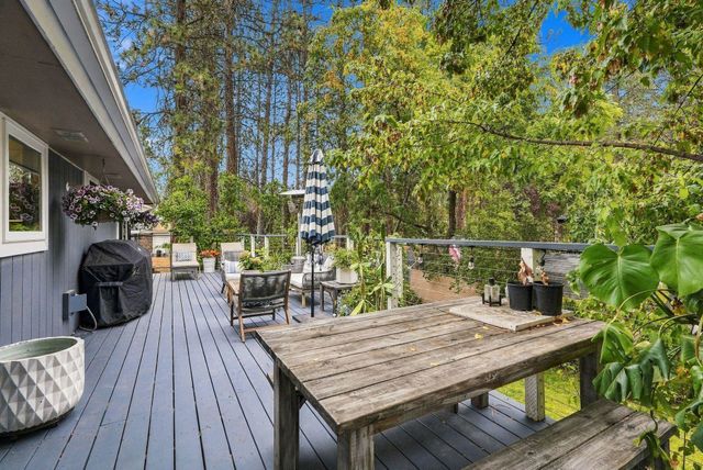 12106 N Fairwood Dr, Spokane, WA 99218