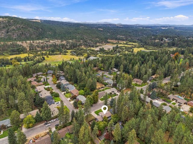 12106 N Fairwood Dr, Spokane, WA 99218
