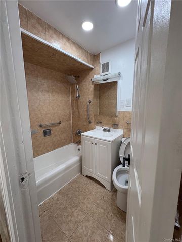 4027 Edson Avenue APT 2, Bronx, NY 10466