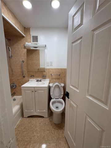 4027 Edson Avenue APT 2, Bronx, NY 10466