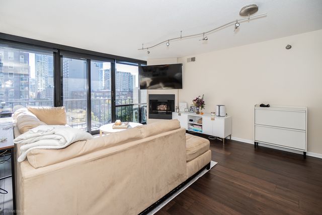 1309 N Wells Street 704, Chicago, IL 60610