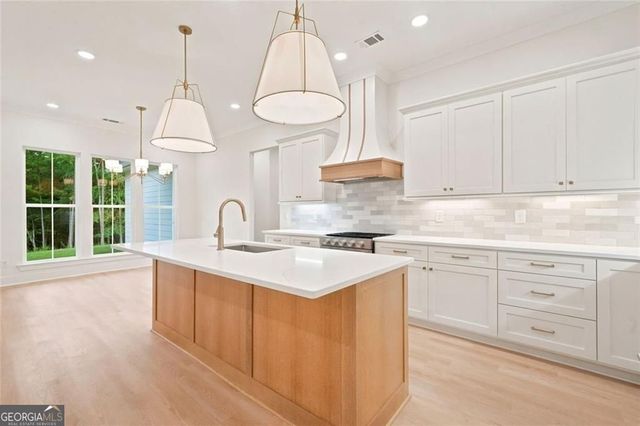 37 Kirk Road NW, White, GA 30184