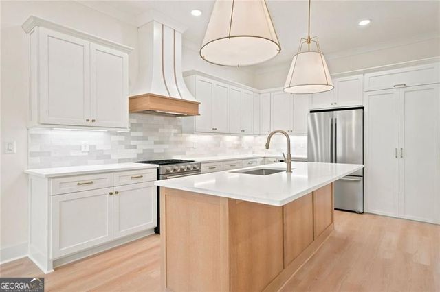 37 Kirk Road NW, White, GA 30184