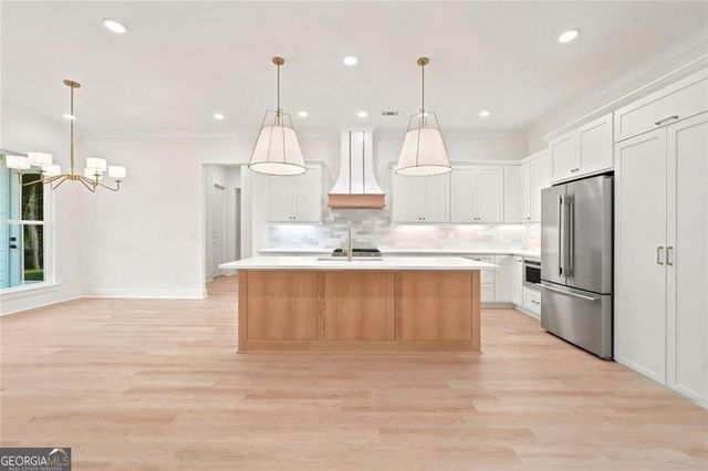 37 Kirk Road NW, White, GA 30184