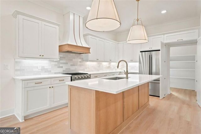 37 Kirk Road NW, White, GA 30184