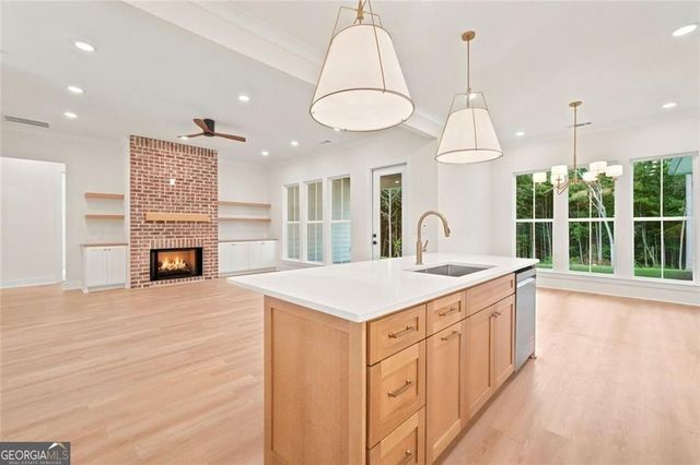 37 Kirk Road NW, White, GA 30184