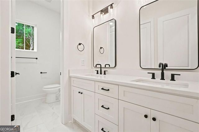 37 Kirk Road NW, White, GA 30184
