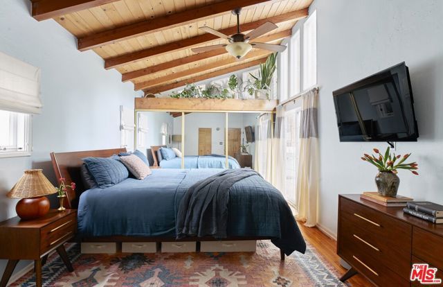 8460 Kirkwood Drive, Los Angeles, CA 90046