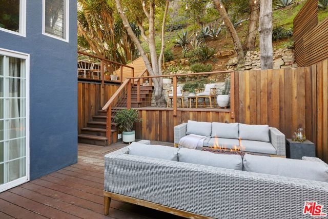8460 Kirkwood Drive, Los Angeles, CA 90046