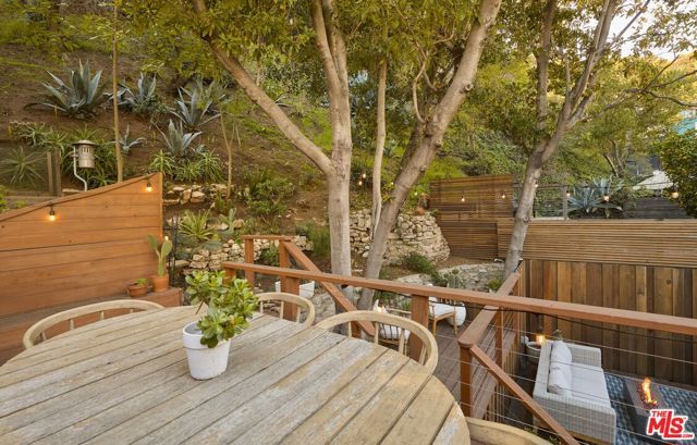 8460 Kirkwood Drive, Los Angeles, CA 90046