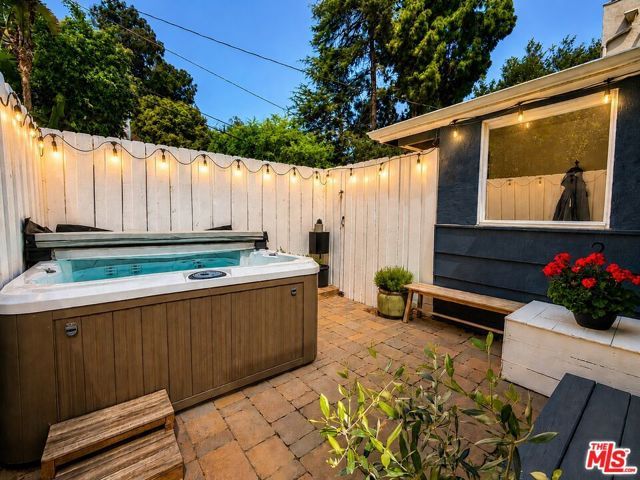 8460 Kirkwood Drive, Los Angeles, CA 90046