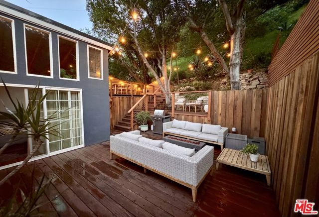 8460 Kirkwood Drive, Los Angeles, CA 90046