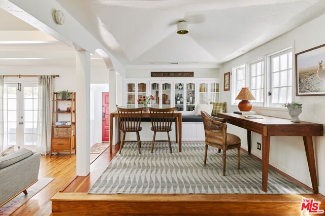 8460 Kirkwood Drive, Los Angeles, CA 90046