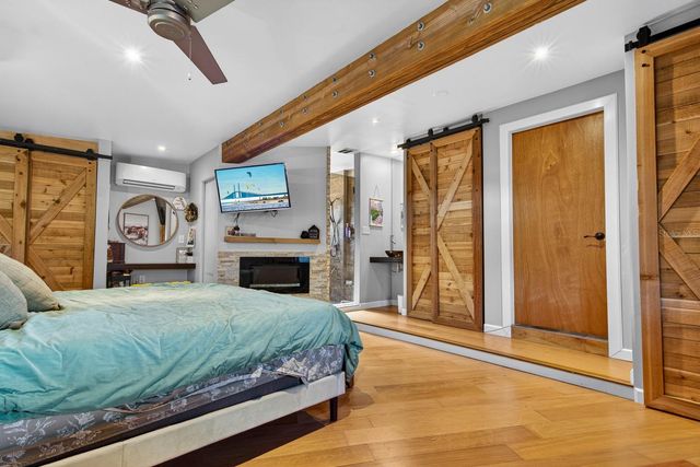 4950 30TH AVENUE N, St Petersburg, FL 33710