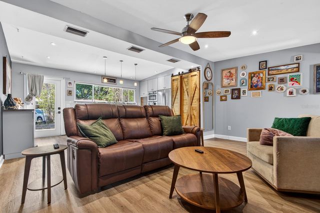 4950 30TH AVENUE N, St Petersburg, FL 33710