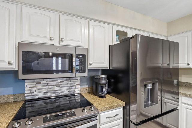 N111W16636 Esquire COURT, Germantown, WI 53022
