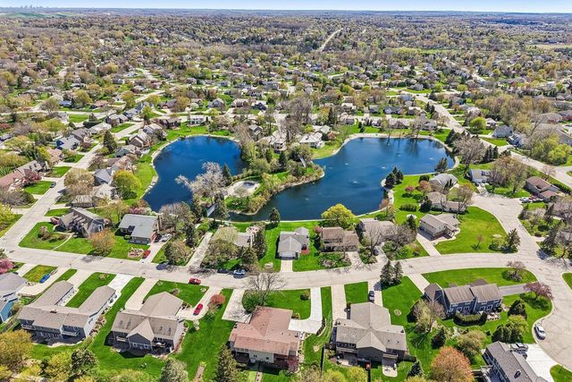 N111W16636 Esquire COURT, Germantown, WI 53022