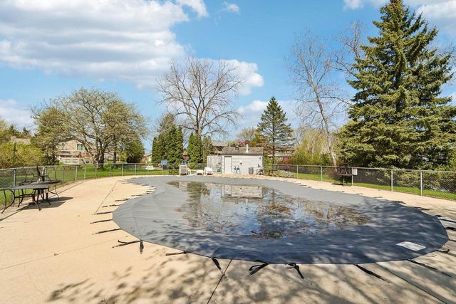 N111W16636 Esquire COURT, Germantown, WI 53022
