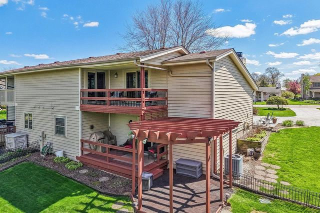 N111W16636 Esquire COURT, Germantown, WI 53022