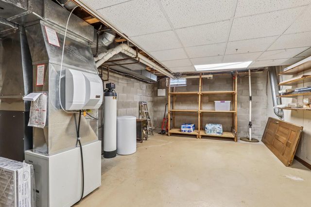 N111W16636 Esquire COURT, Germantown, WI 53022