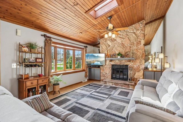 N111W16636 Esquire COURT, Germantown, WI 53022