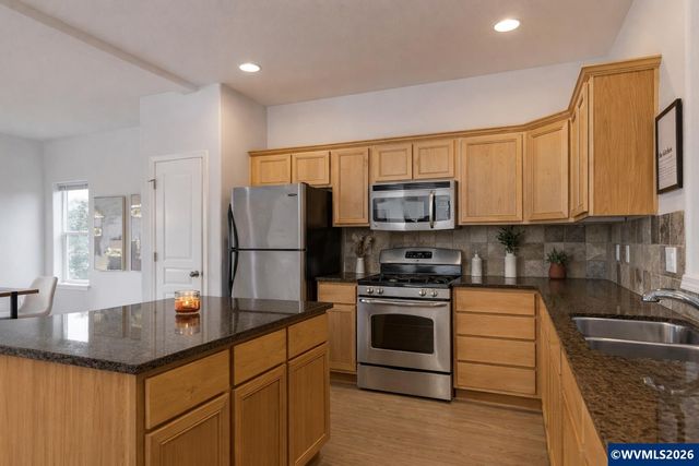 1996 Hawksview Av SE, Salem, OR 97306