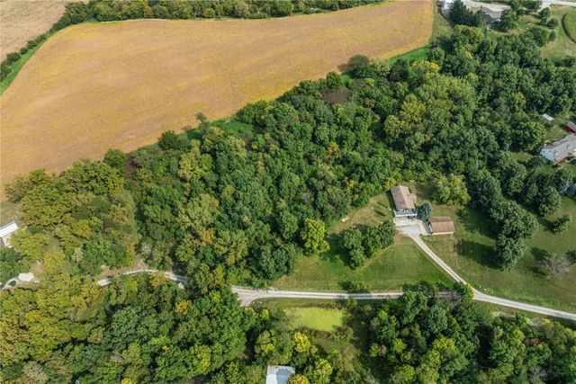 2767 61st St Trail, Vinton, IA 52349