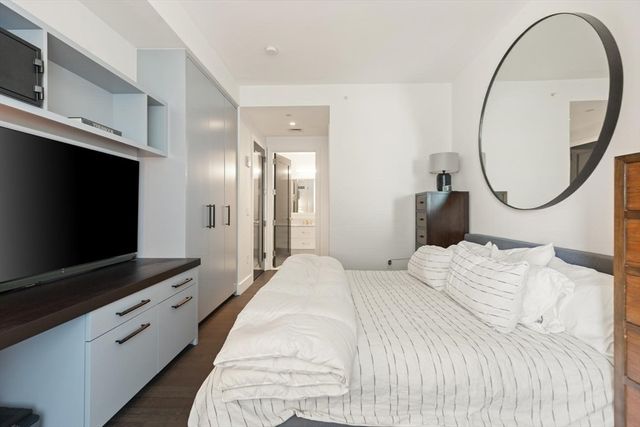 50 Liberty Drive 7L, Boston, MA 02210