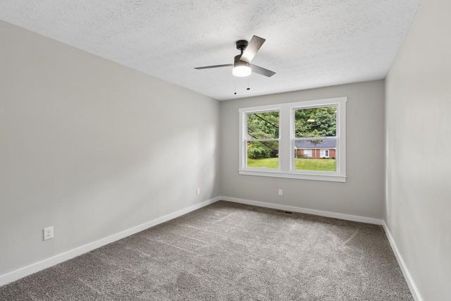 4930 Farmstead Court NE, Woodstock, GA 30188