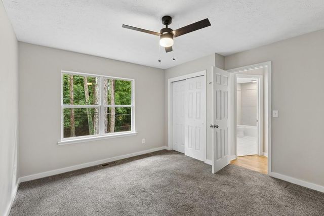 4930 Farmstead Court NE, Woodstock, GA 30188