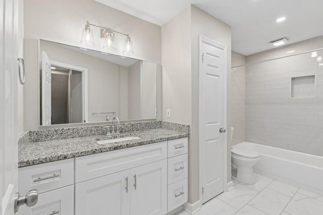 4930 Farmstead Court NE, Woodstock, GA 30188