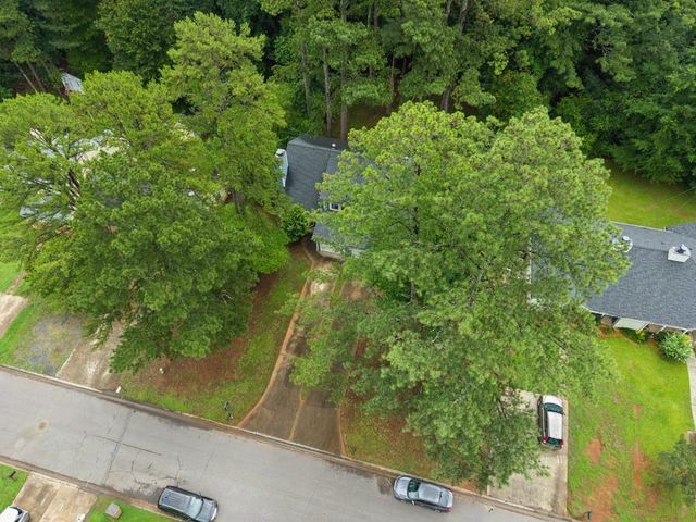 4930 Farmstead Court NE, Woodstock, GA 30188