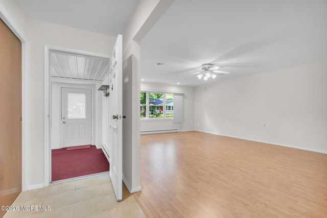 188B Sterling Court, Lakewood, NJ 08701